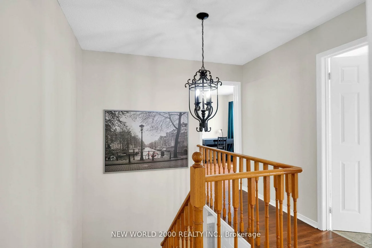 50, Livingstone, West Bayfield, Barrie