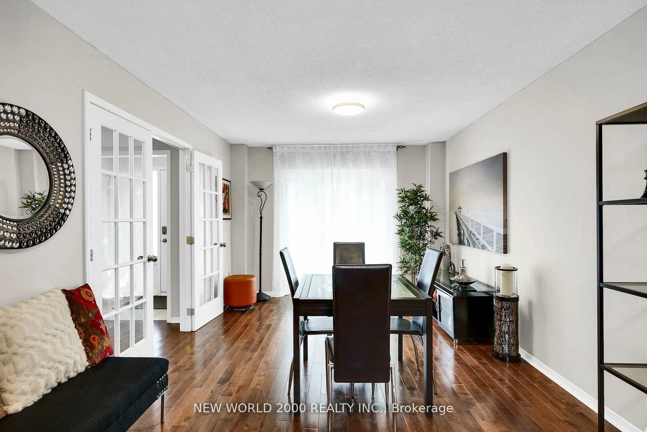 50, Livingstone, West Bayfield, Barrie