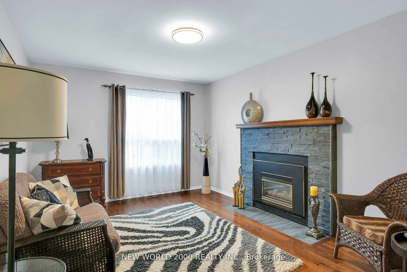 50, Livingstone, West Bayfield, Barrie