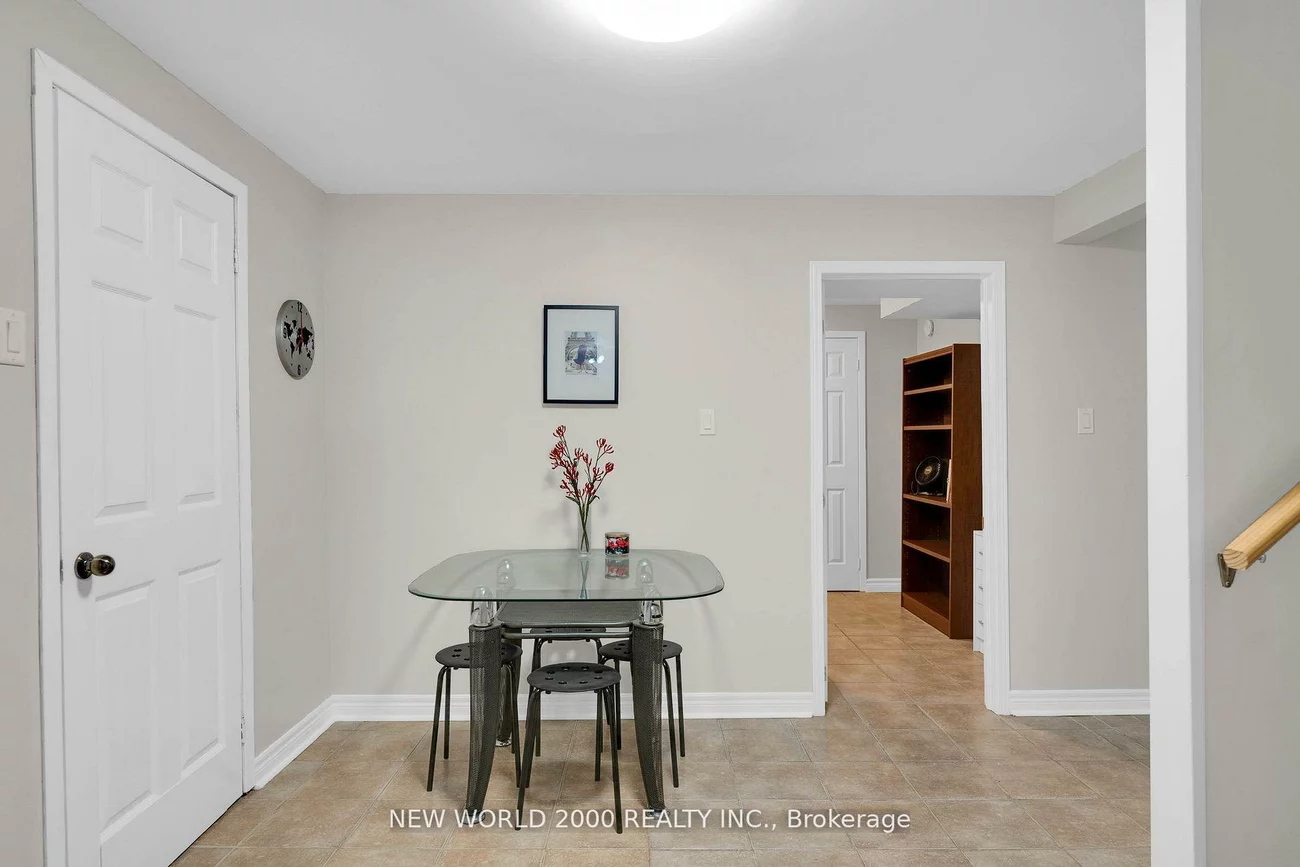 50, Livingstone, West Bayfield, Barrie