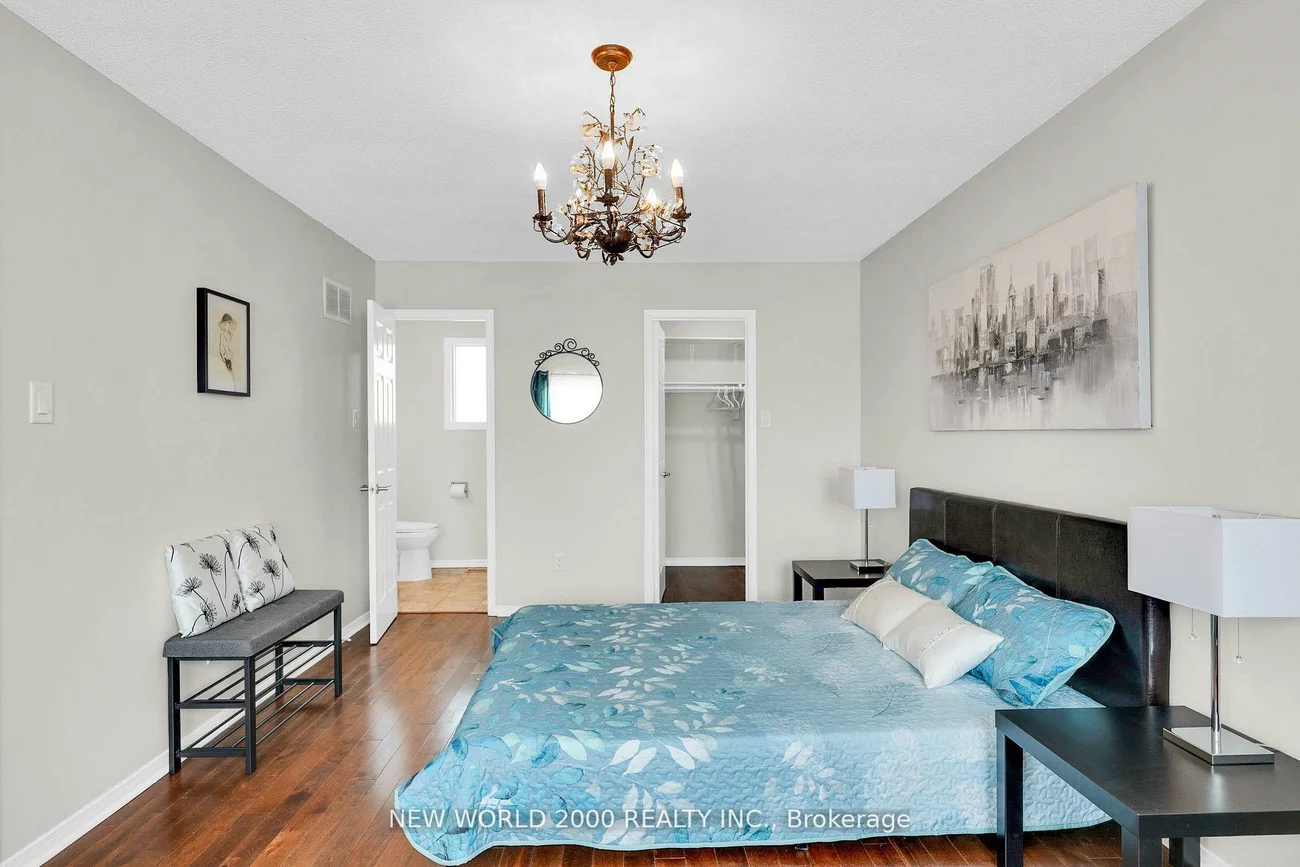 50, Livingstone, West Bayfield, Barrie