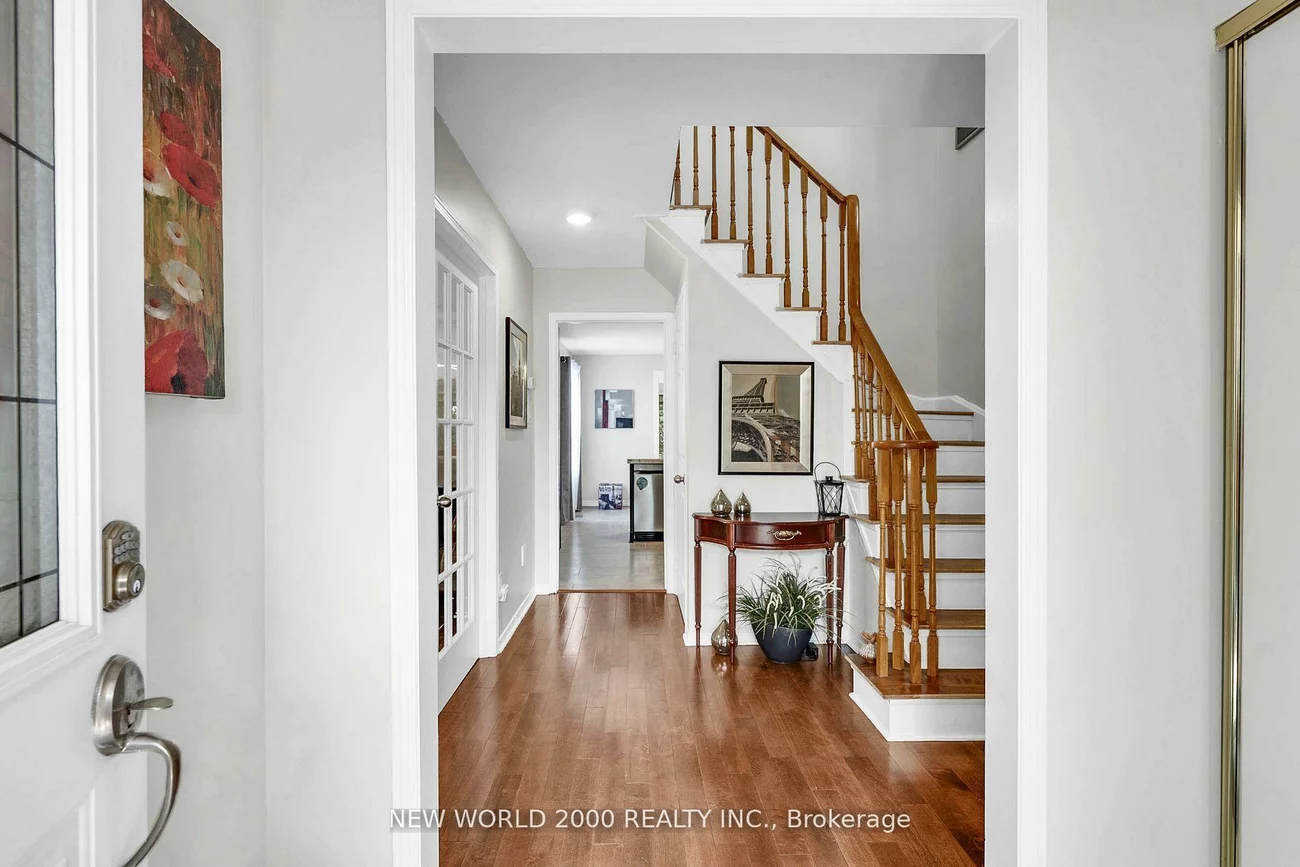 50, Livingstone, West Bayfield, Barrie