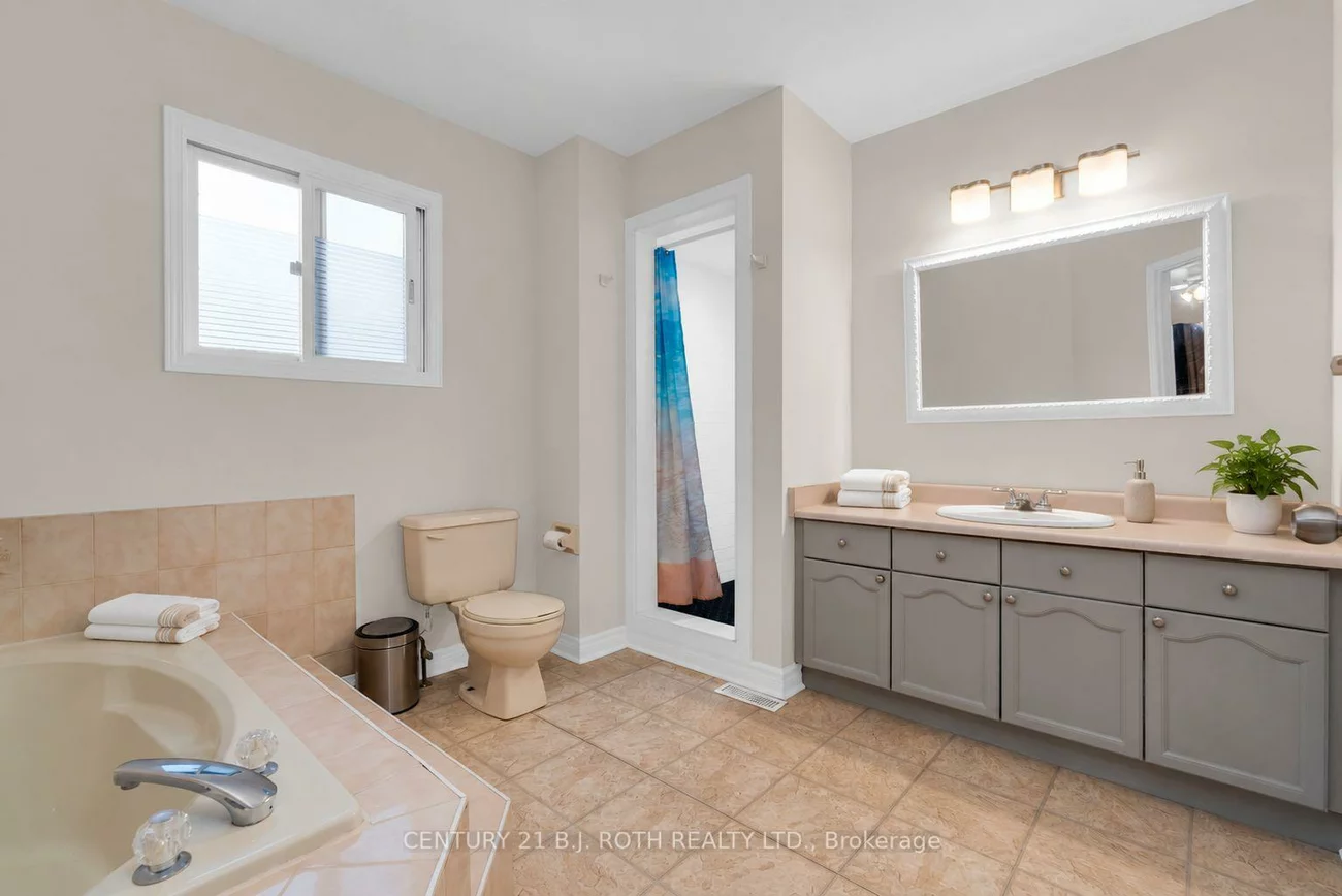 131, Browning, Letitia Heights, Barrie