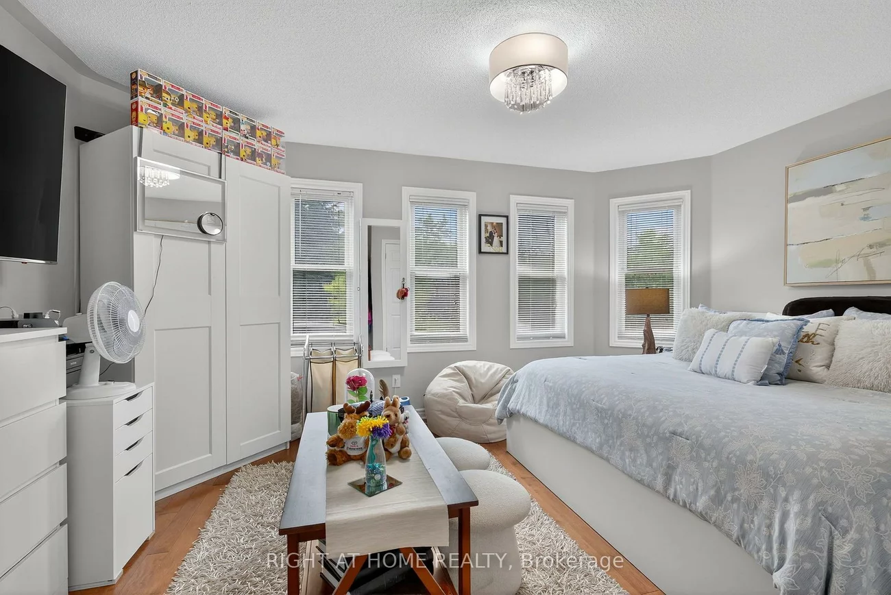 3, Player, East Bayfield, Barrie