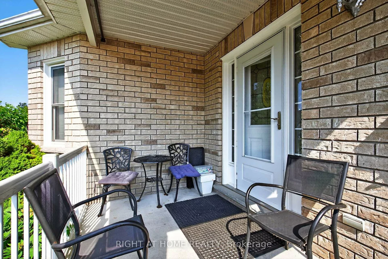 3, Player, East Bayfield, Barrie