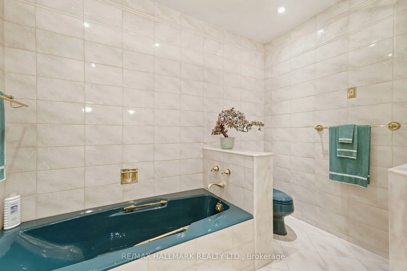290, Tollendal Mill, South Shore, Barrie