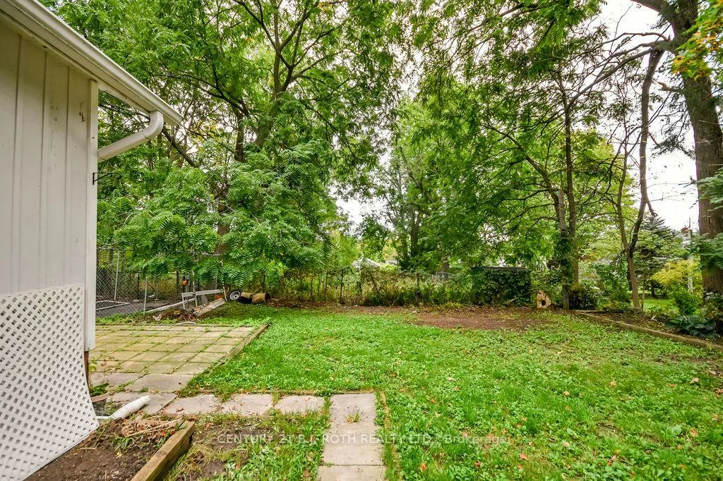 45, Grove, Queen's Park, Barrie