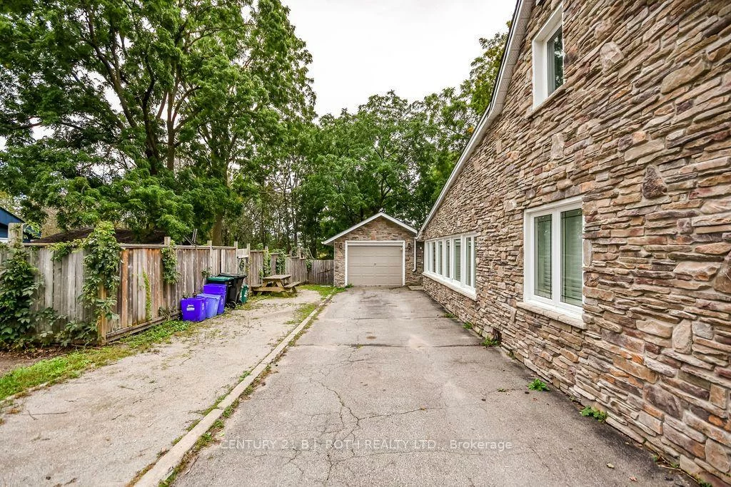 45, Grove, Queen's Park, Barrie