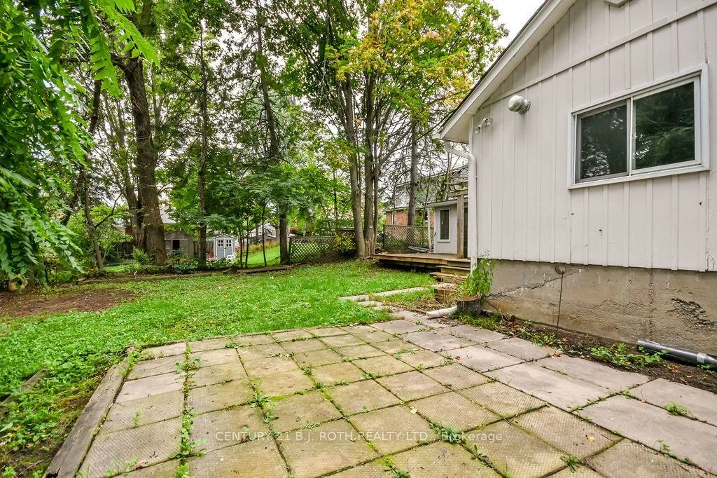 45, Grove, Queen's Park, Barrie