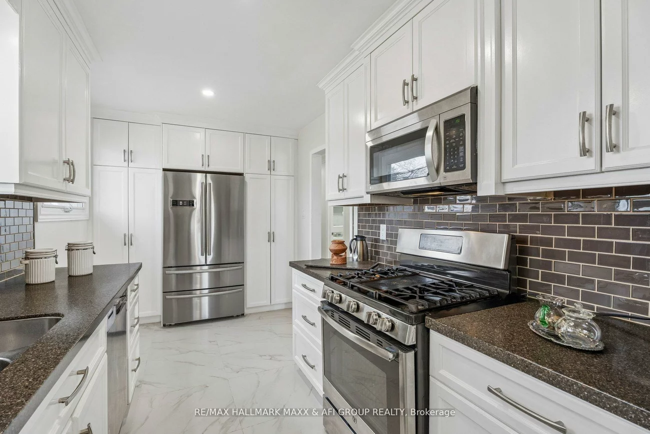 11, Charlotte, Letitia Heights, Barrie