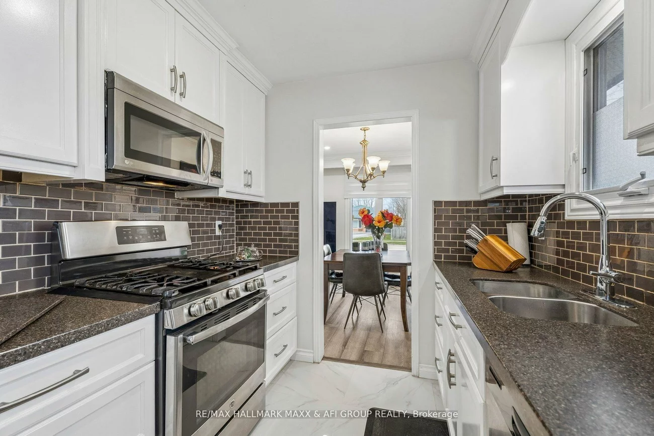 11, Charlotte, Letitia Heights, Barrie