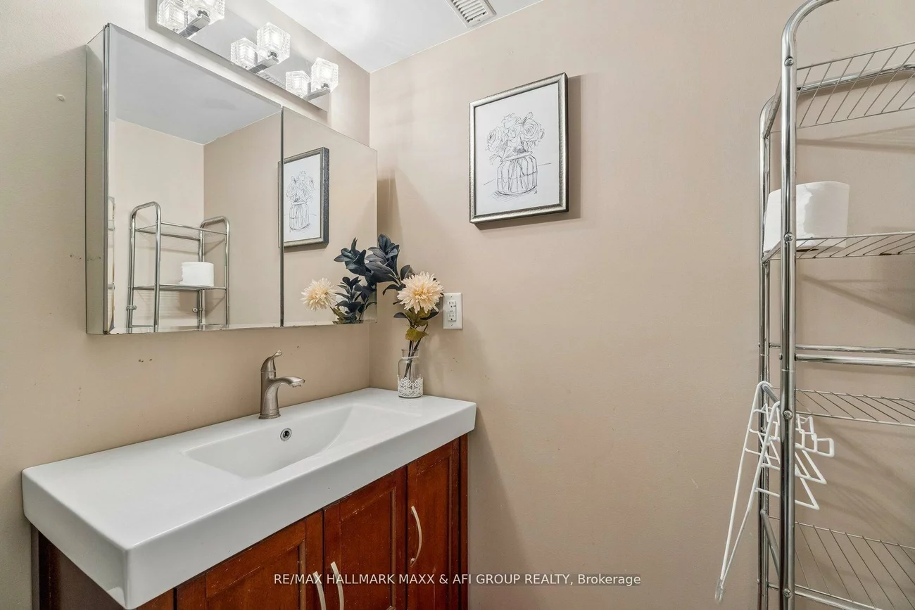 11, Charlotte, Letitia Heights, Barrie