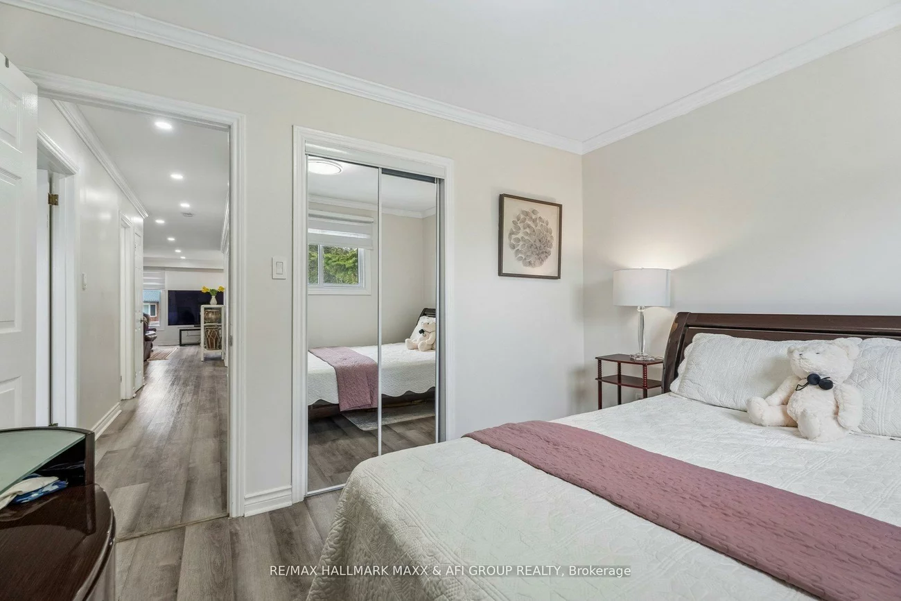 11, Charlotte, Letitia Heights, Barrie