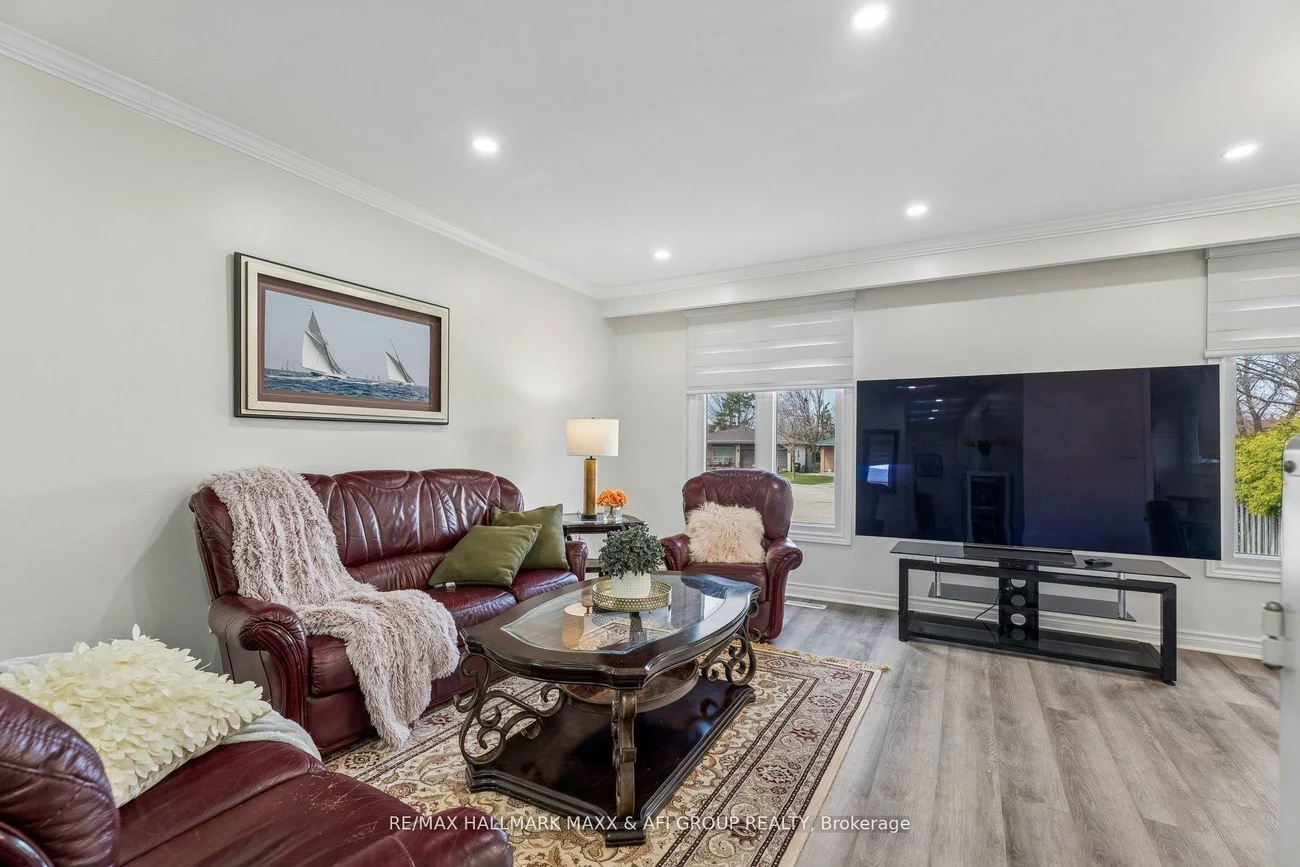 11, Charlotte, Letitia Heights, Barrie