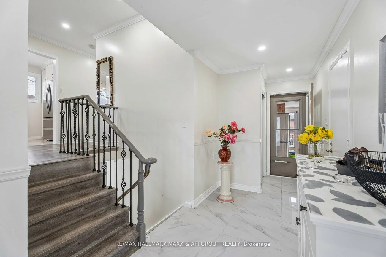 11, Charlotte, Letitia Heights, Barrie