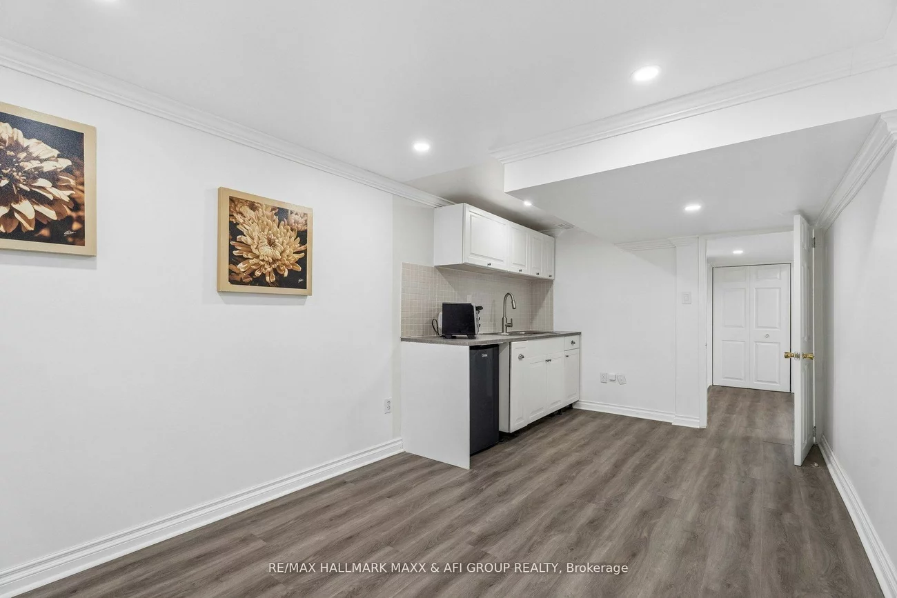11, Charlotte, Letitia Heights, Barrie