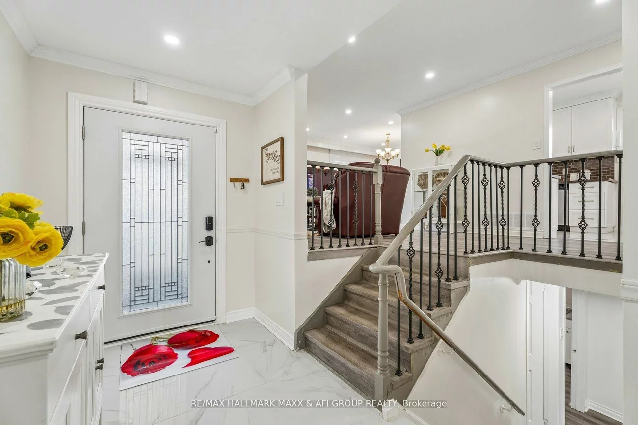11, Charlotte, Letitia Heights, Barrie