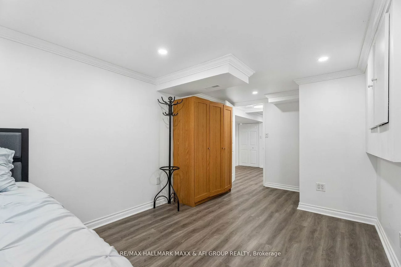 11, Charlotte, Letitia Heights, Barrie