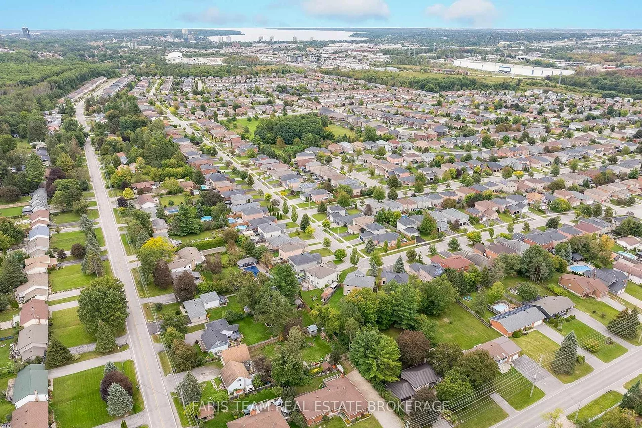 114, Ruffet, Edgehill Drive, Barrie