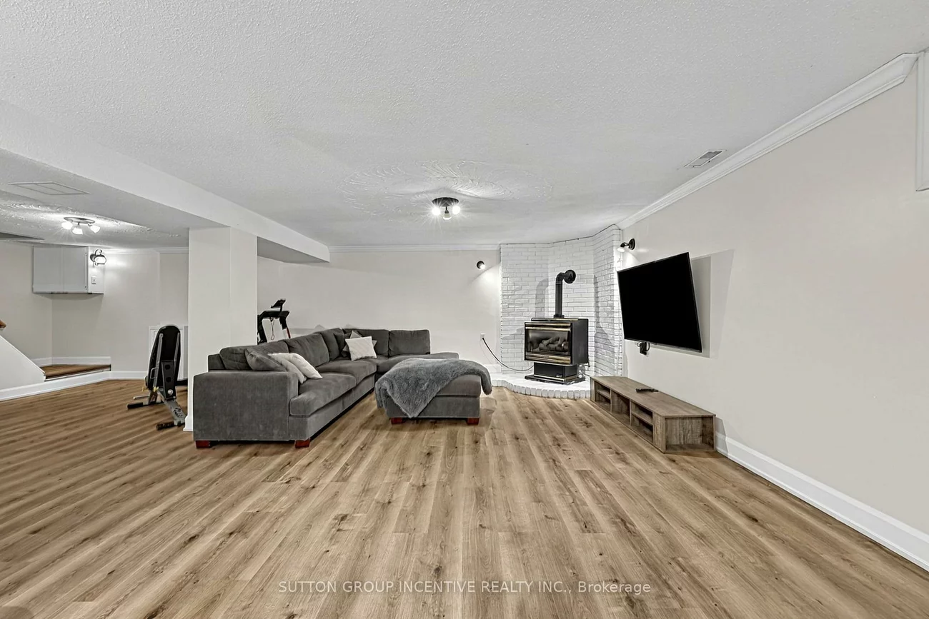 163, Grove, Wellington, Barrie