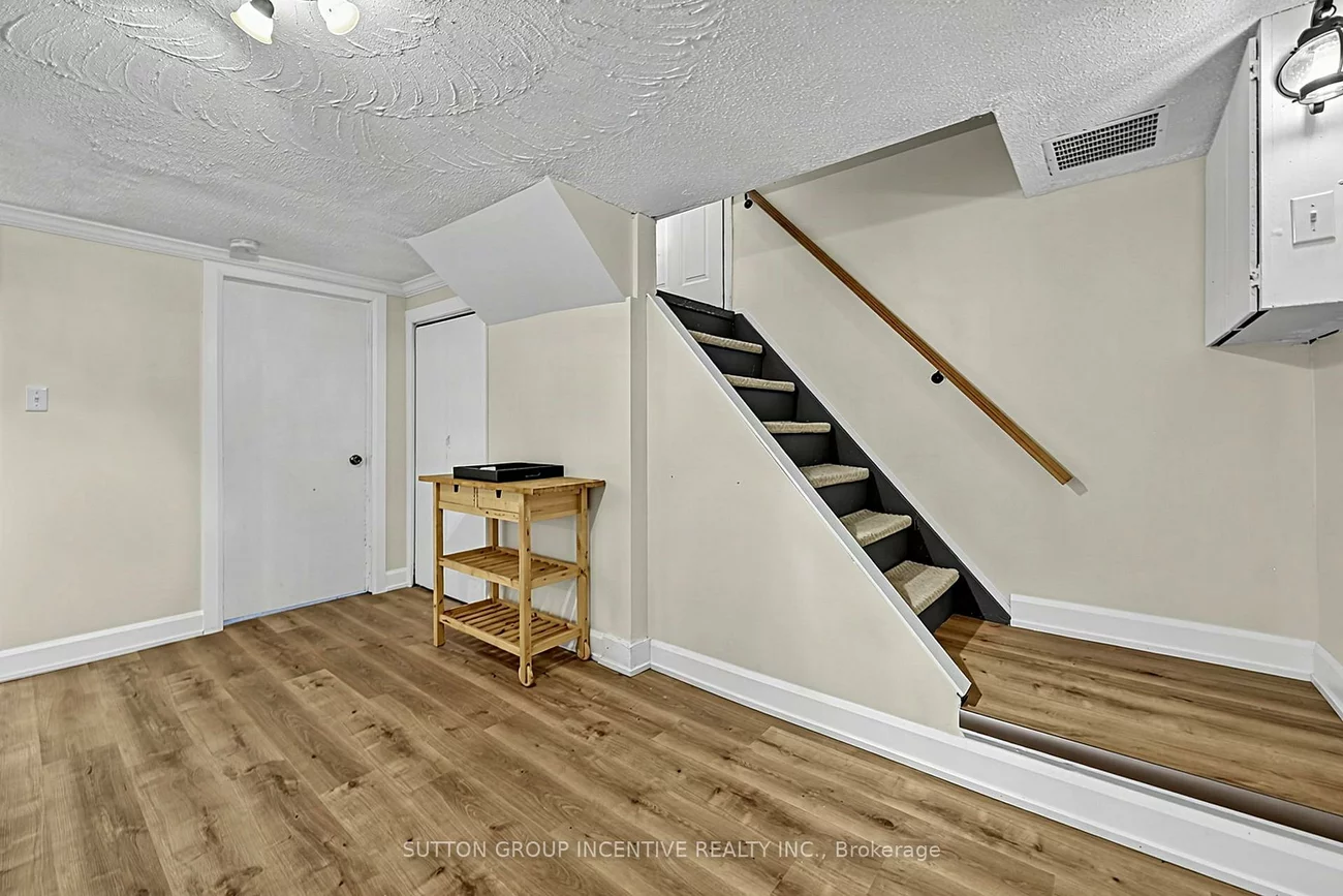 163, Grove, Wellington, Barrie