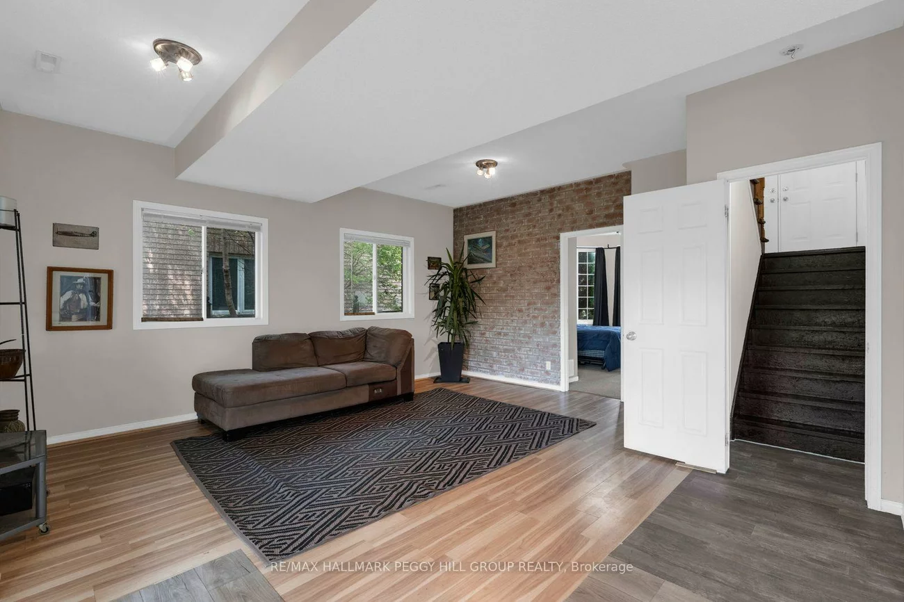 42, Kell, Bayshore, Barrie