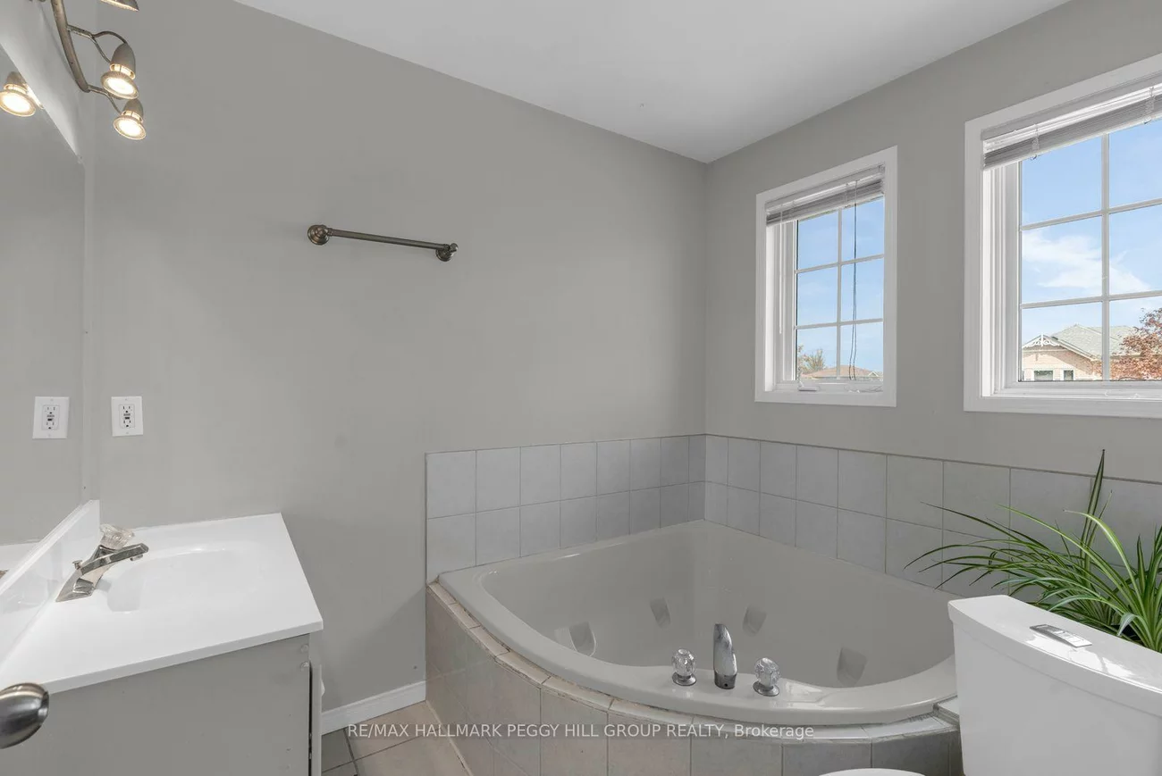 42, Kell, Bayshore, Barrie