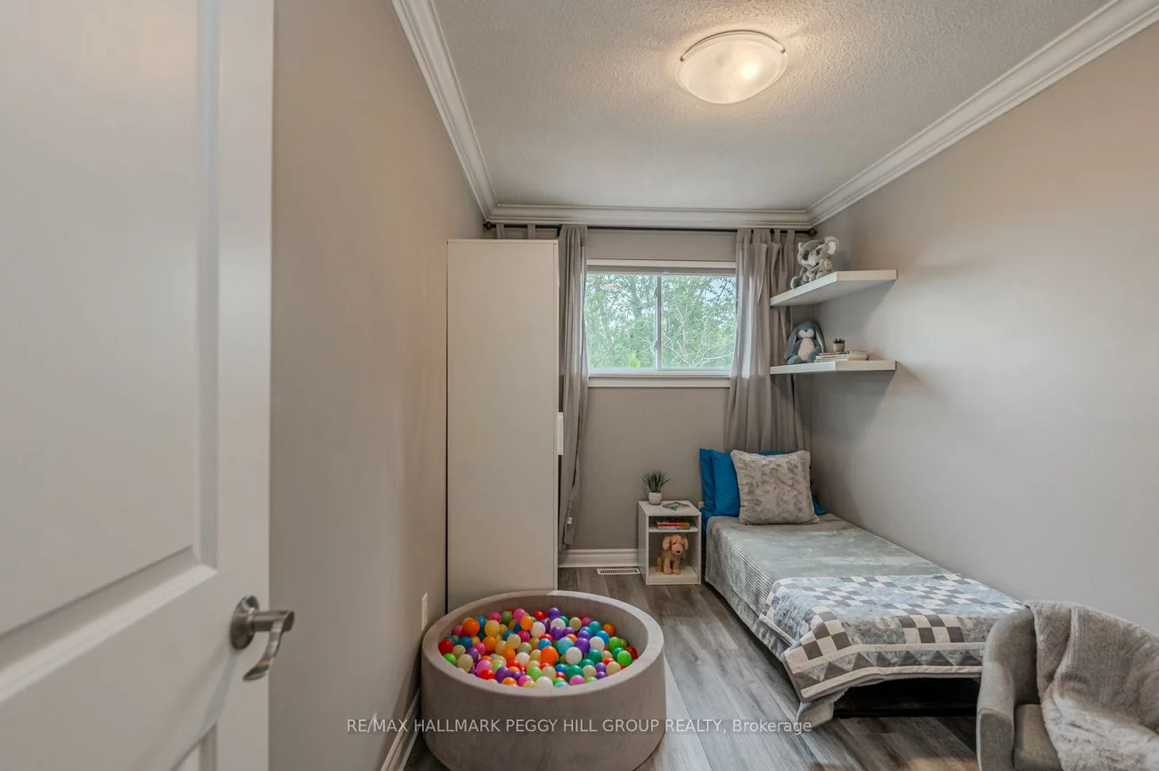 29, Shelley, Letitia Heights, Barrie