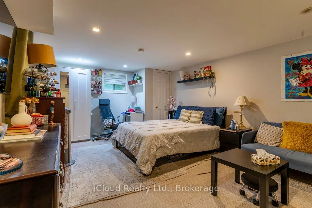 229, Cook, Grove East, Barrie