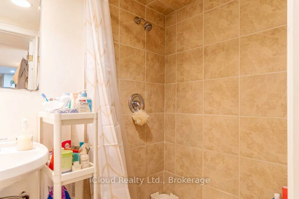 229, Cook, Grove East, Barrie