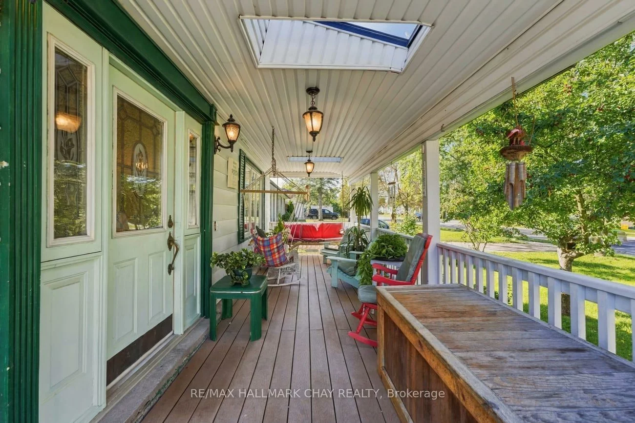 251, Duckworth, Codrington, Barrie