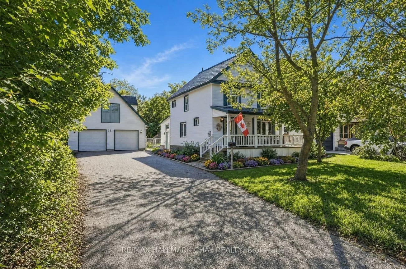 251, Duckworth, Codrington, Barrie