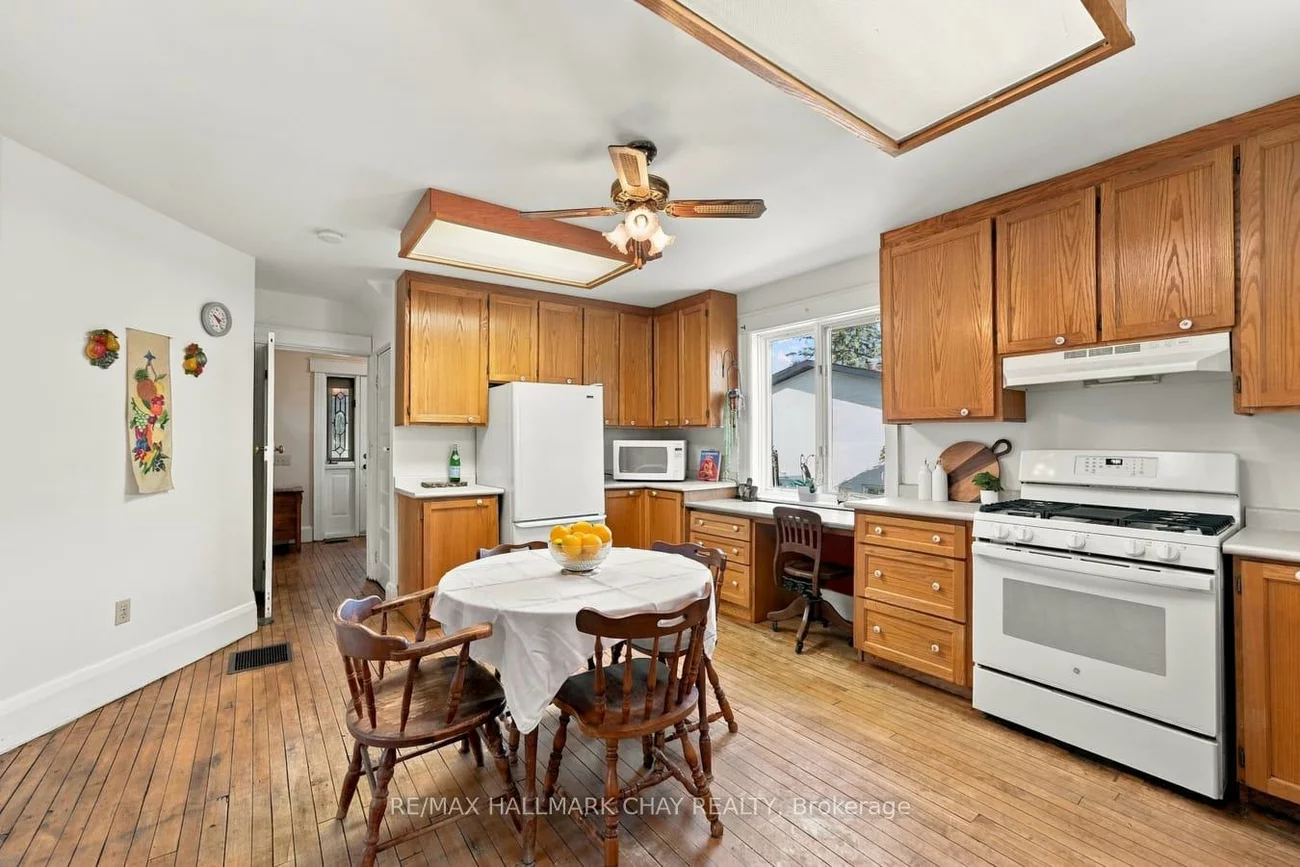 251, Duckworth, Codrington, Barrie