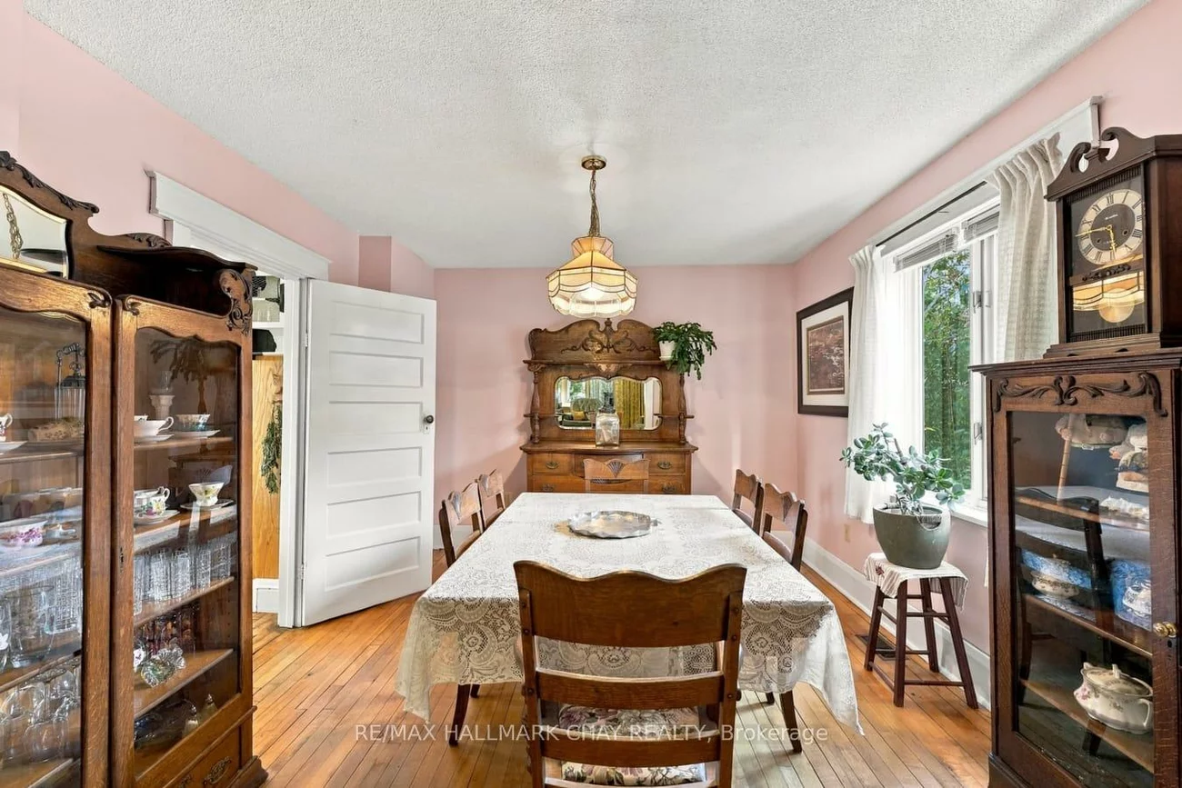 251, Duckworth, Codrington, Barrie