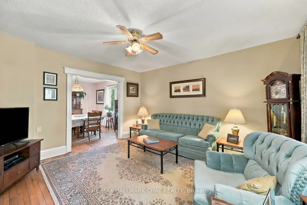 251, Duckworth, Codrington, Barrie