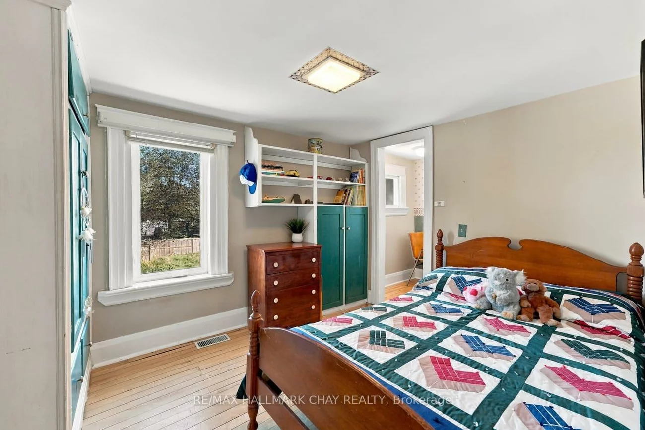 251, Duckworth, Codrington, Barrie
