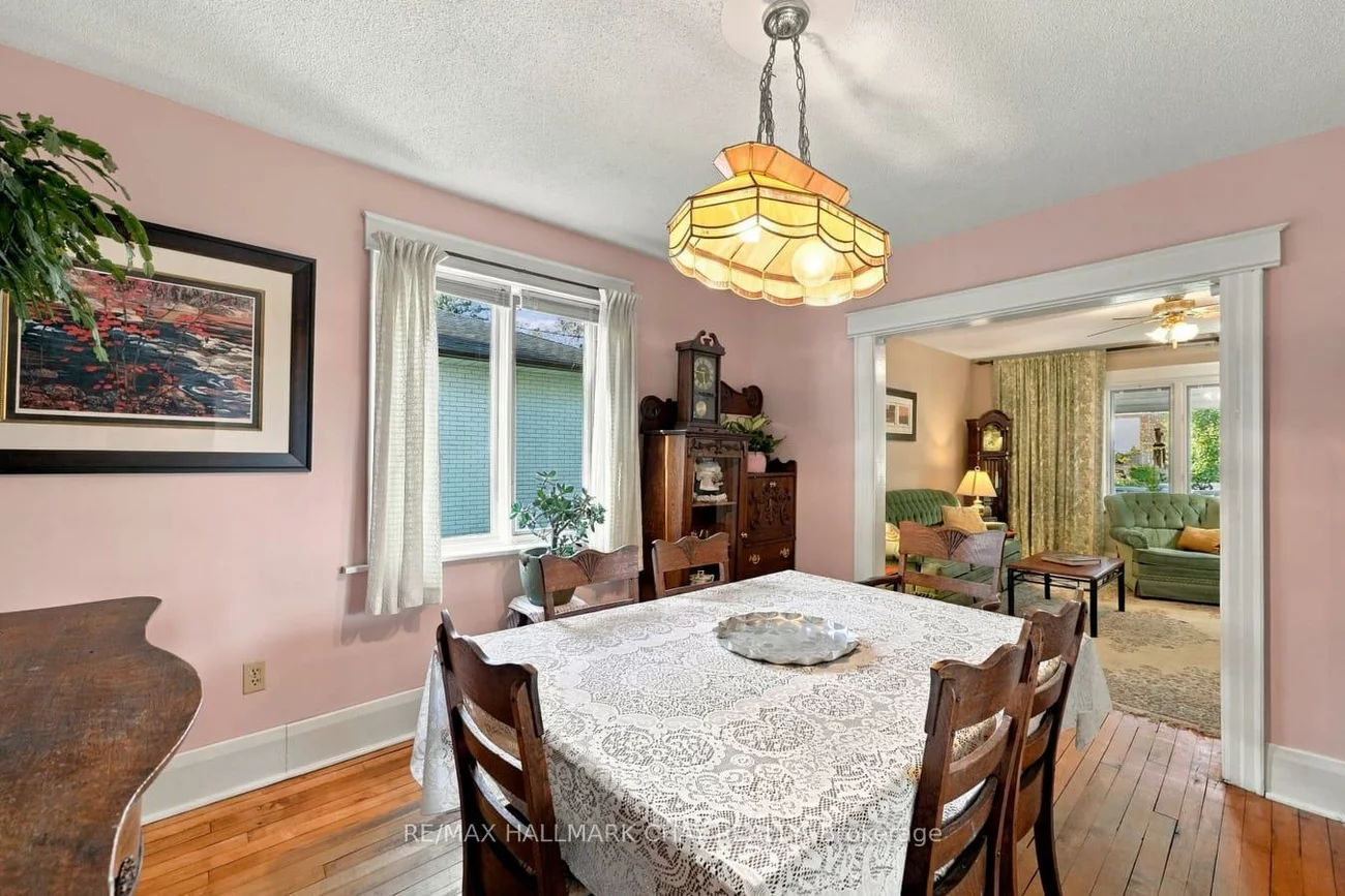 251, Duckworth, Codrington, Barrie