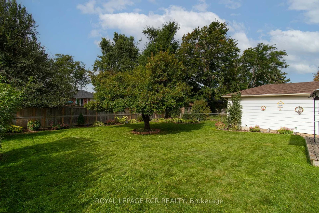 18, Oak, Wellington, Barrie