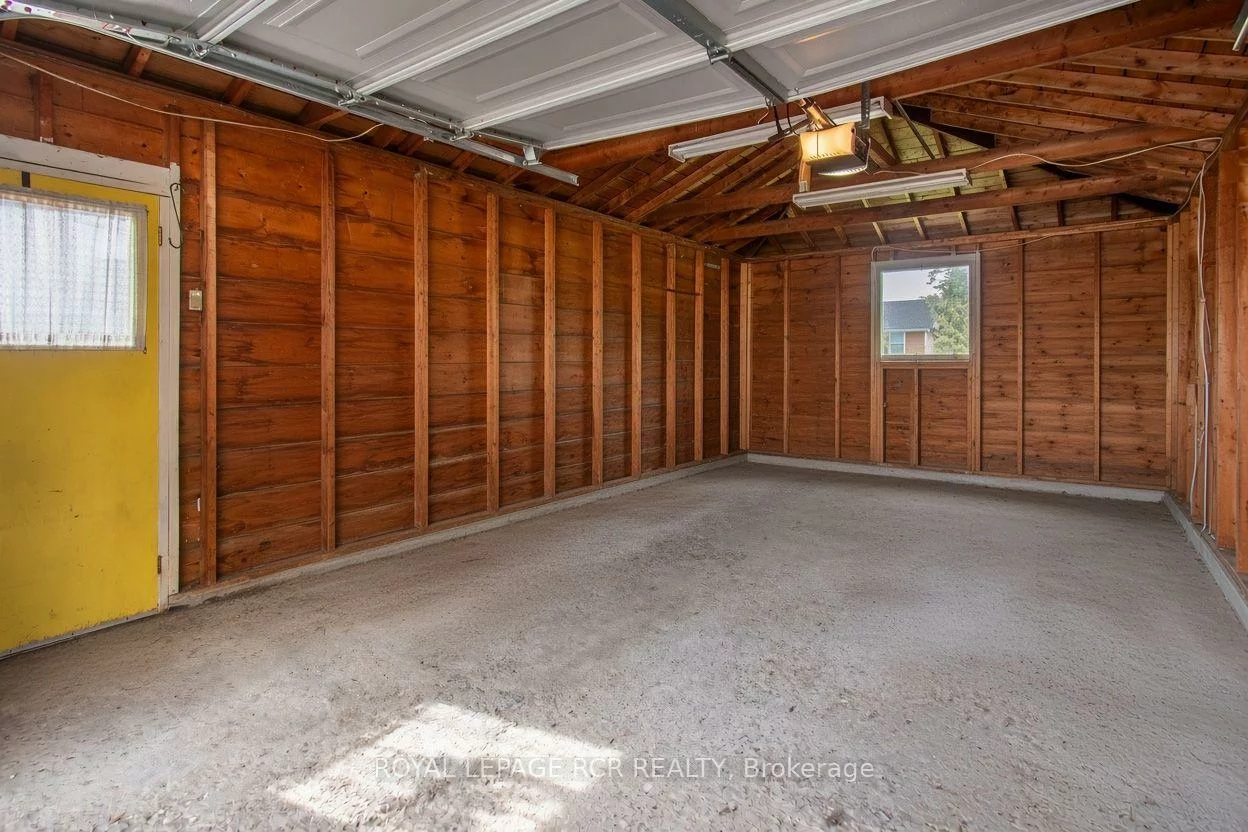 18, Oak, Wellington, Barrie