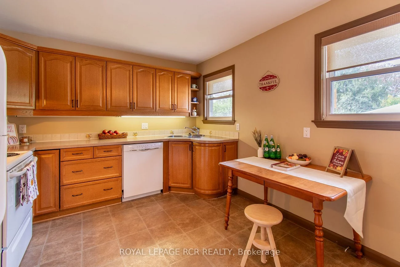 18, Oak, Wellington, Barrie