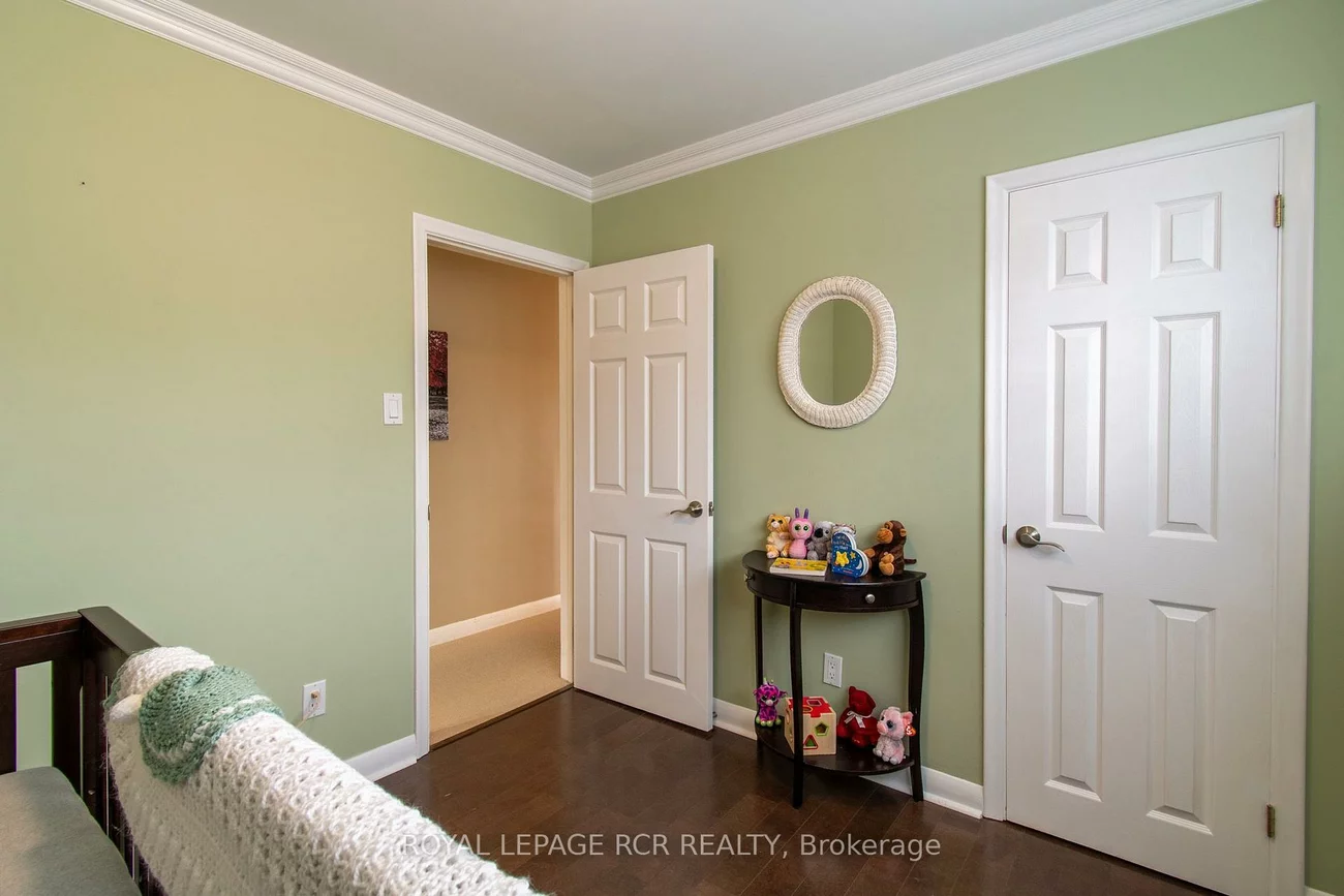 18, Oak, Wellington, Barrie