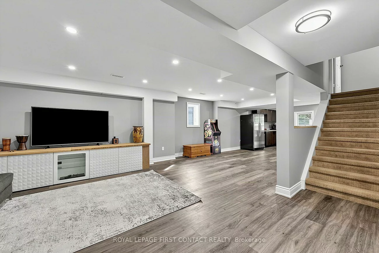 36, Regalia, Innis-Shore, Barrie
