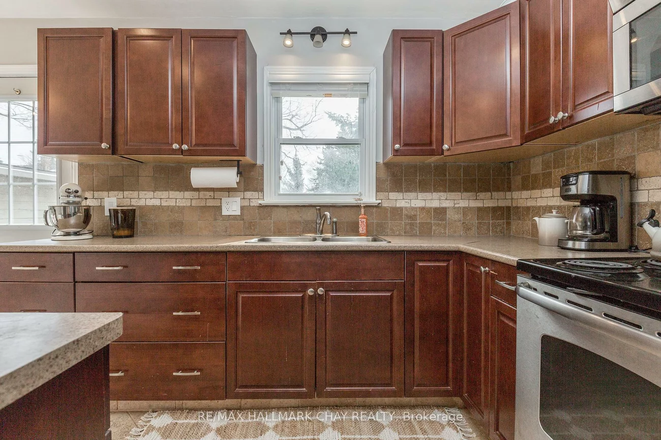 177, Duckworth, Codrington, Barrie