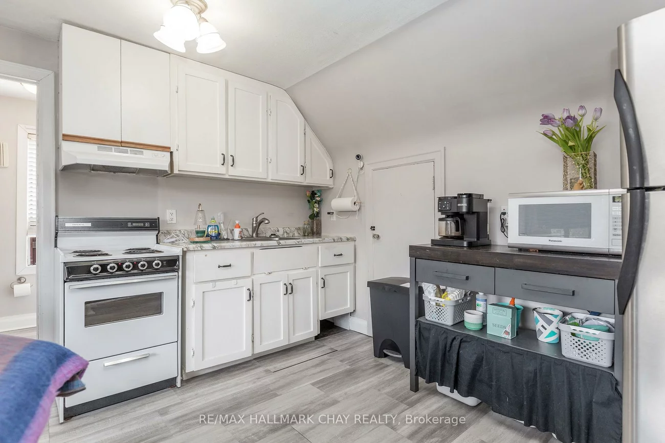 177, Duckworth, Codrington, Barrie