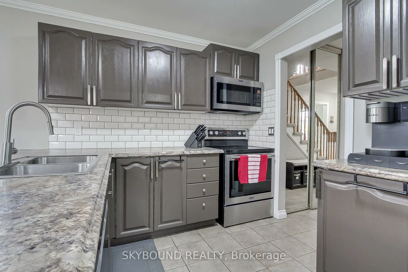 313, Hickling, Grove East, Barrie