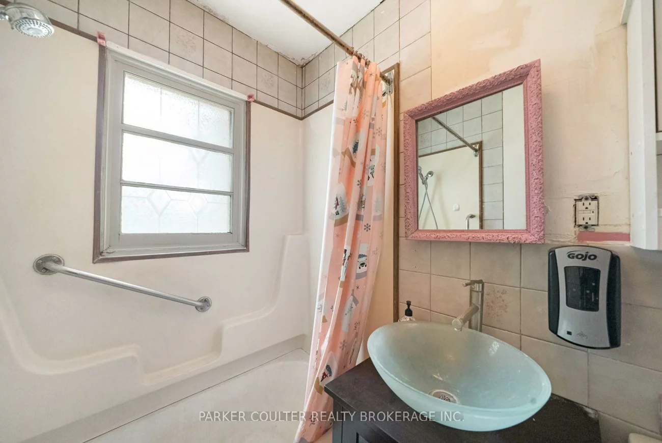 27, Campbell, Allandale, Barrie