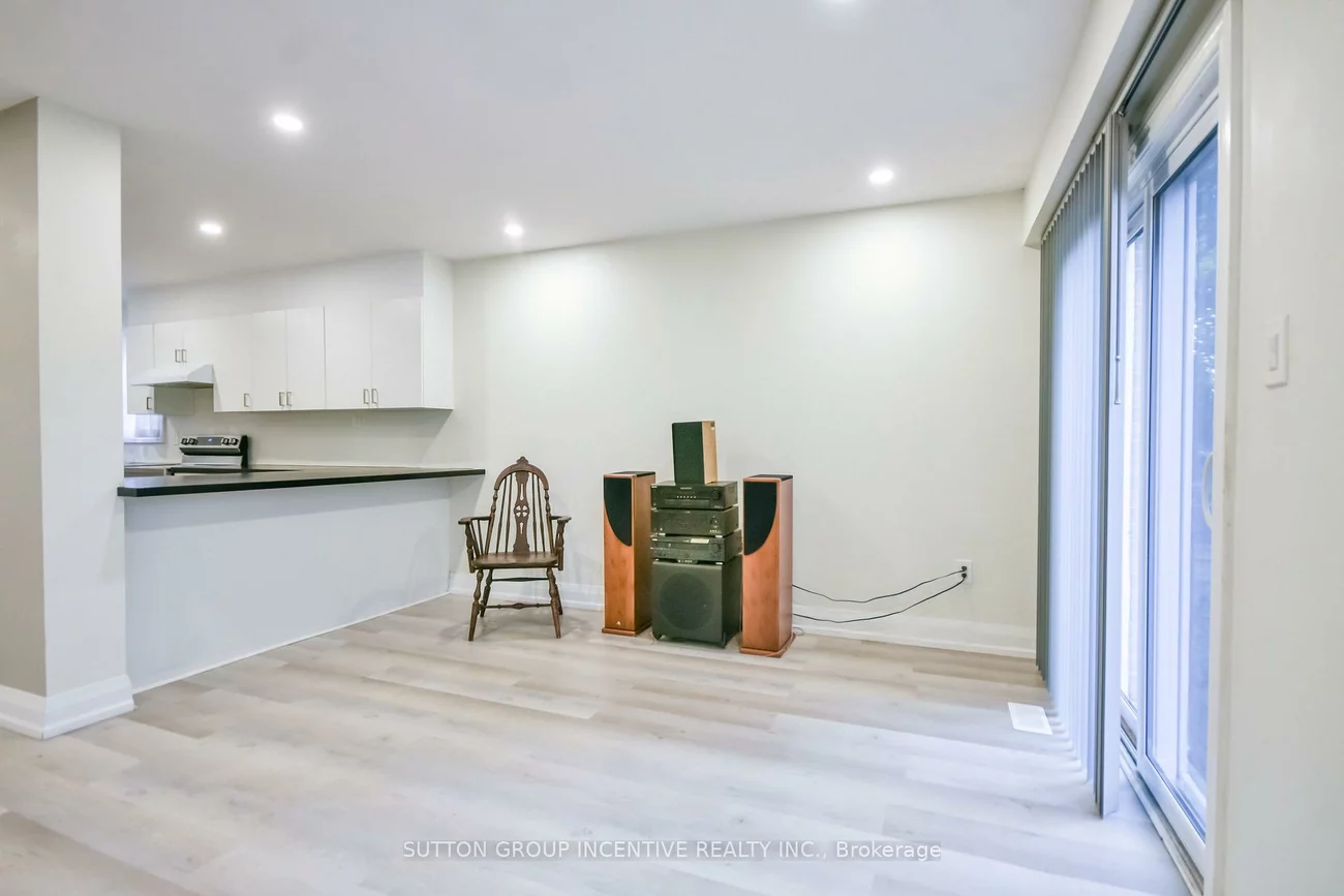 33B, Cundles, Cundles East, Barrie