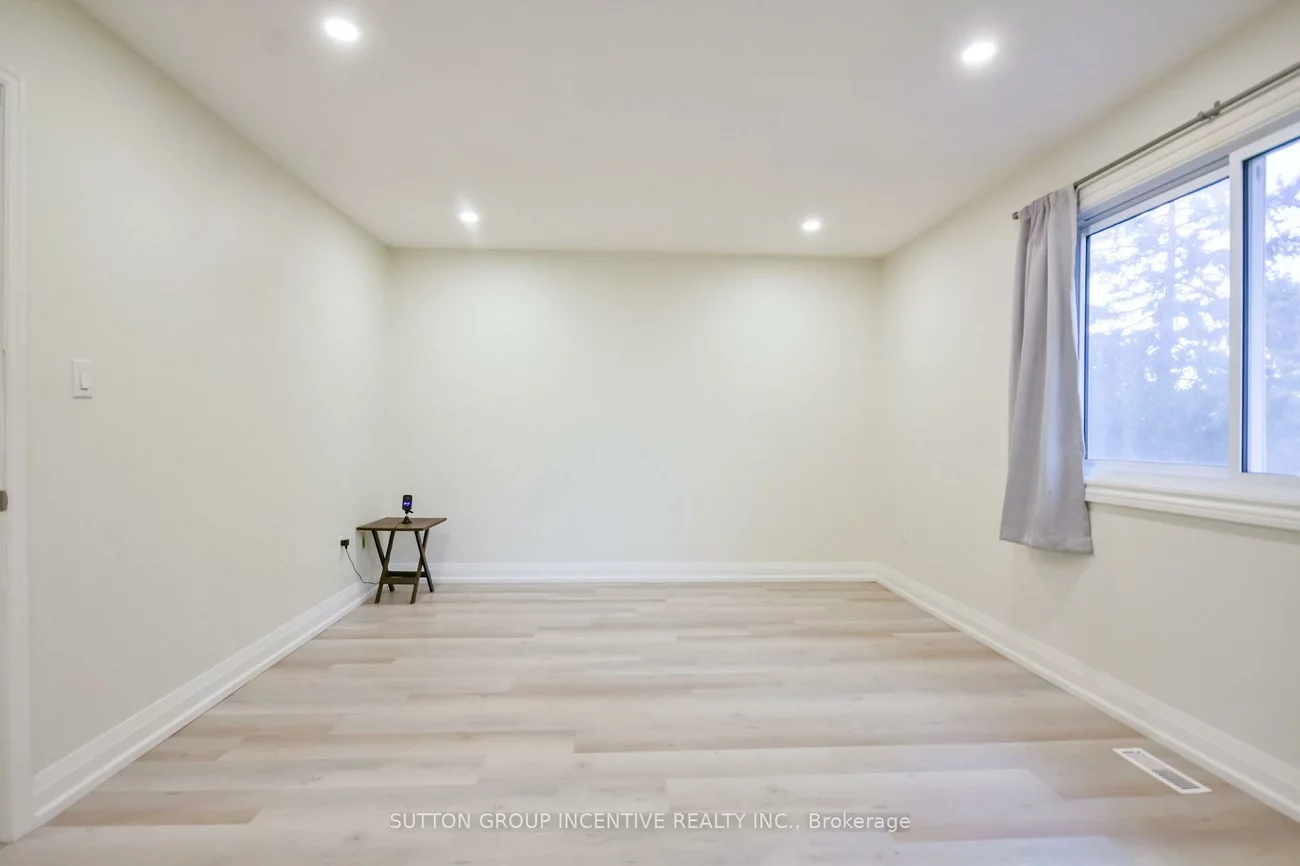 33B, Cundles, Cundles East, Barrie