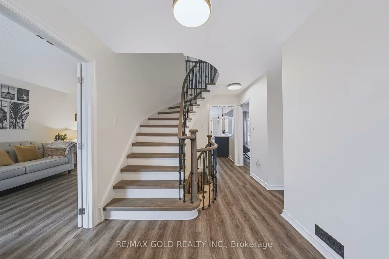 43, Golden Meadow, Bayshore, Barrie