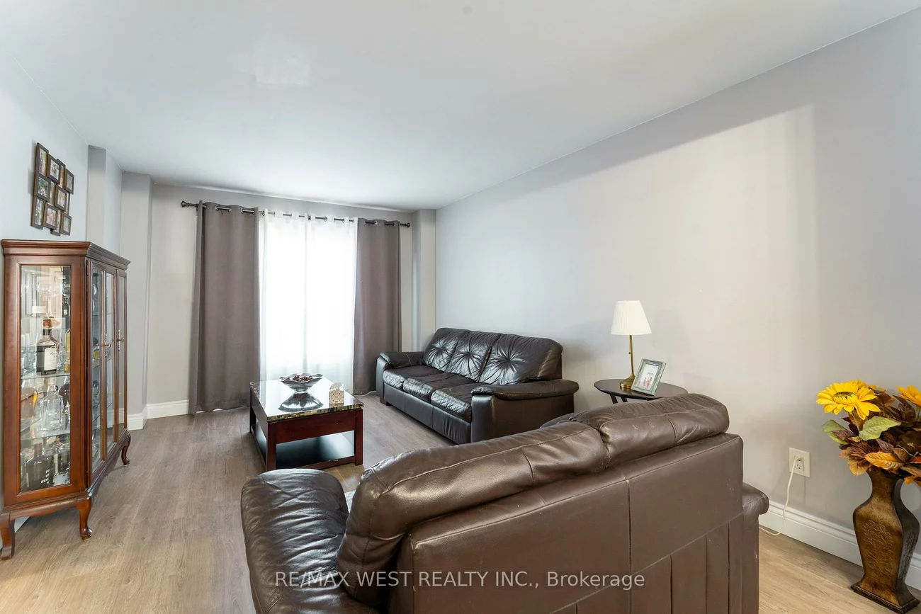 19, Moore, Letitia Heights, Barrie